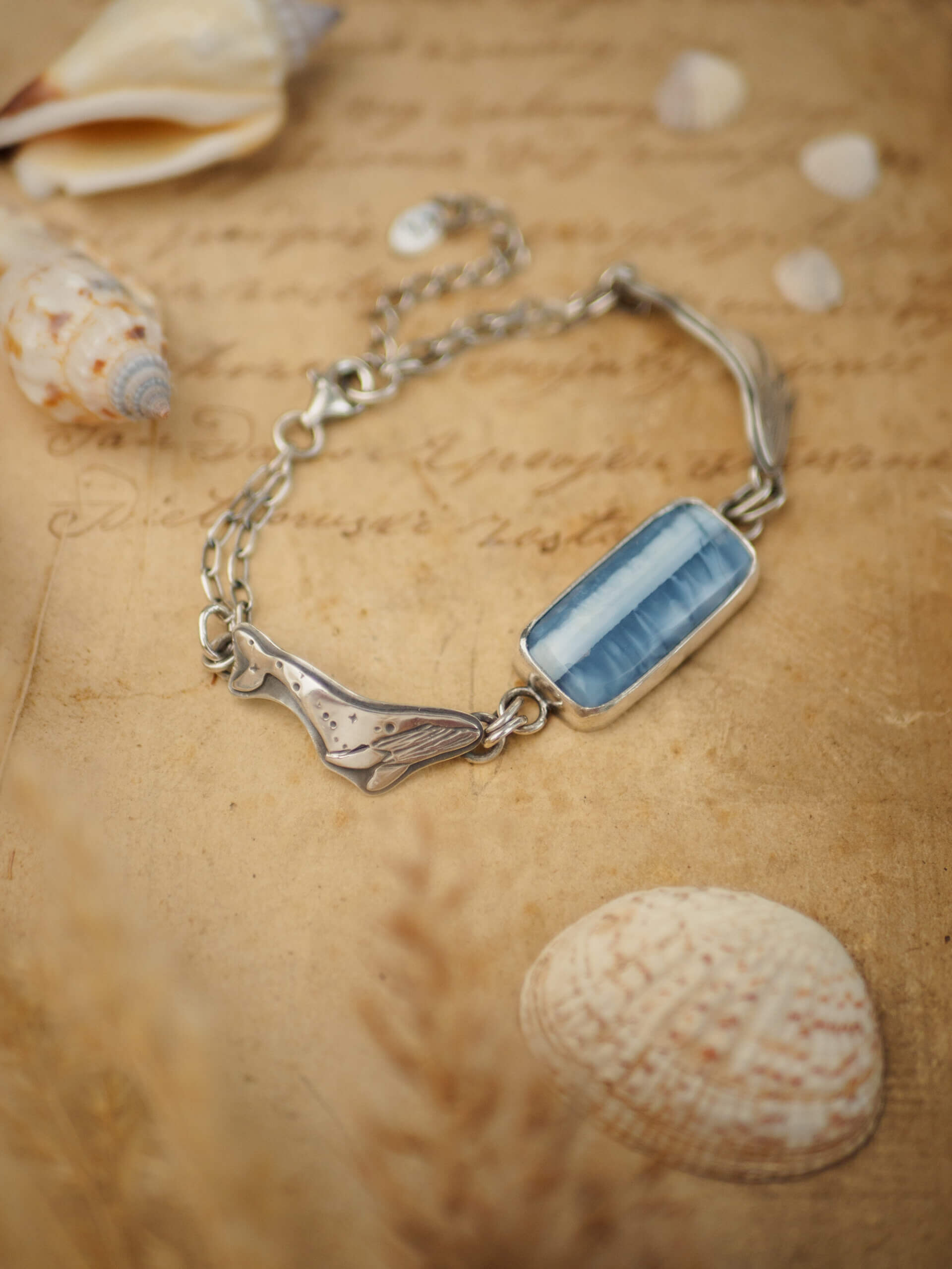 KRUPKOWSKA.COM Wieloryby z opalem <strong>bransoletka</strong> 3 Wieloryby z opalem niebieskim - bransoletka ze srebra