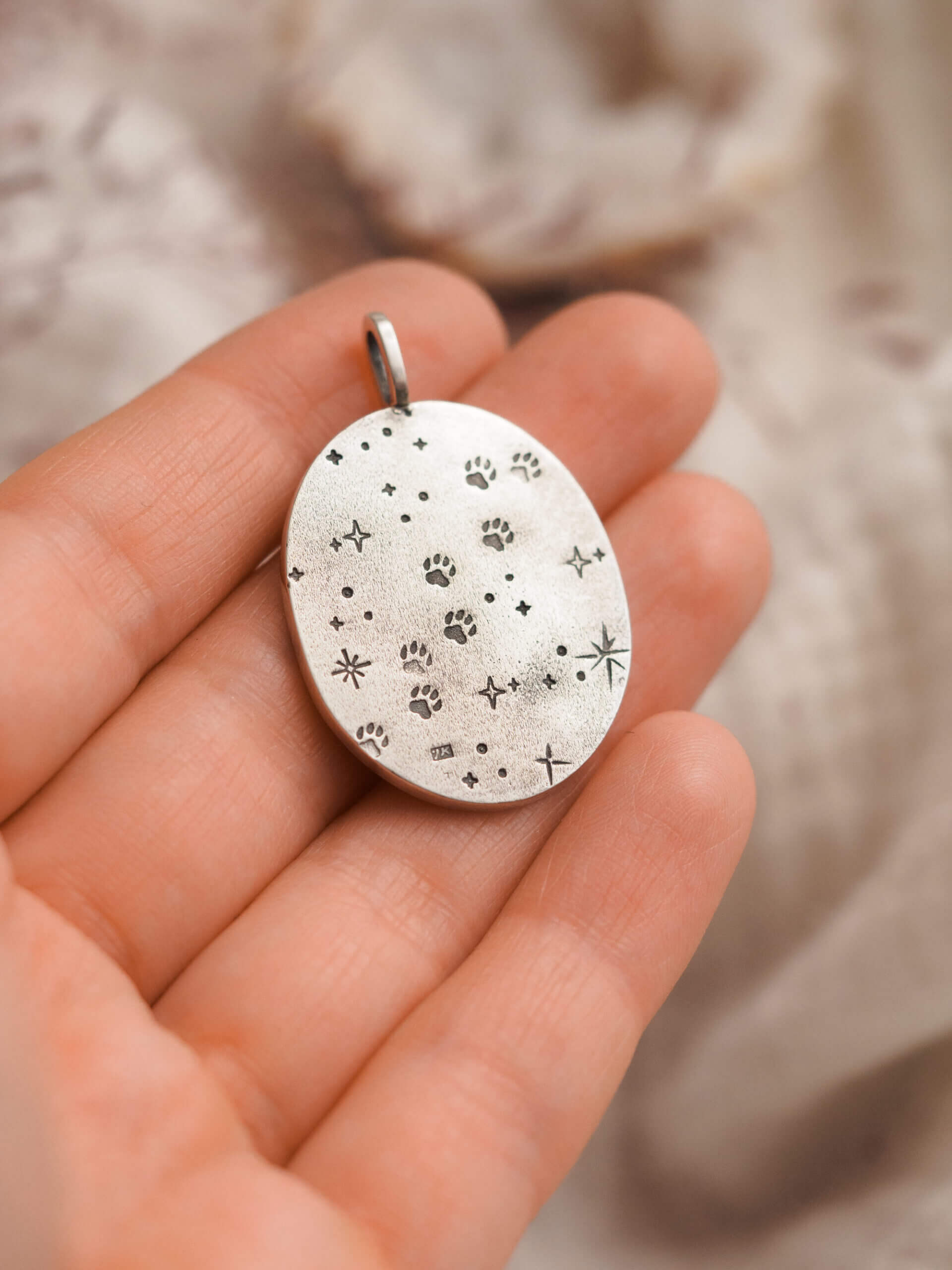 KRUPKOWSKA.COM Senny wilk <strong>naszyjnik</strong> 9 Senny wilk - srebrny wisiorek z opalem