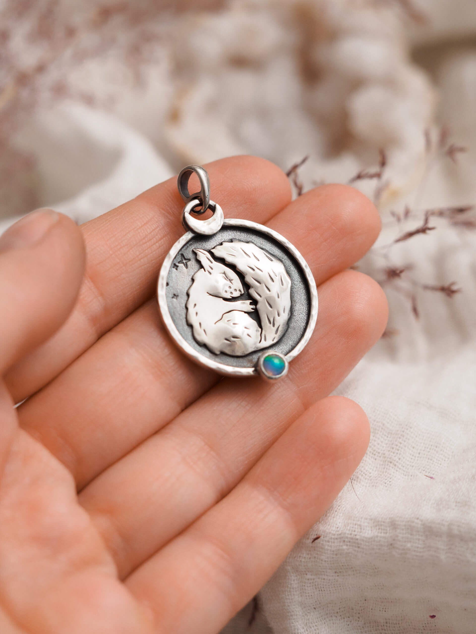 KRUPKOWSKA.COM Senna wiewiórka <strong>wisiorek</strong> 7 Senna wiewiórka - srebrny wisiorek z opalem