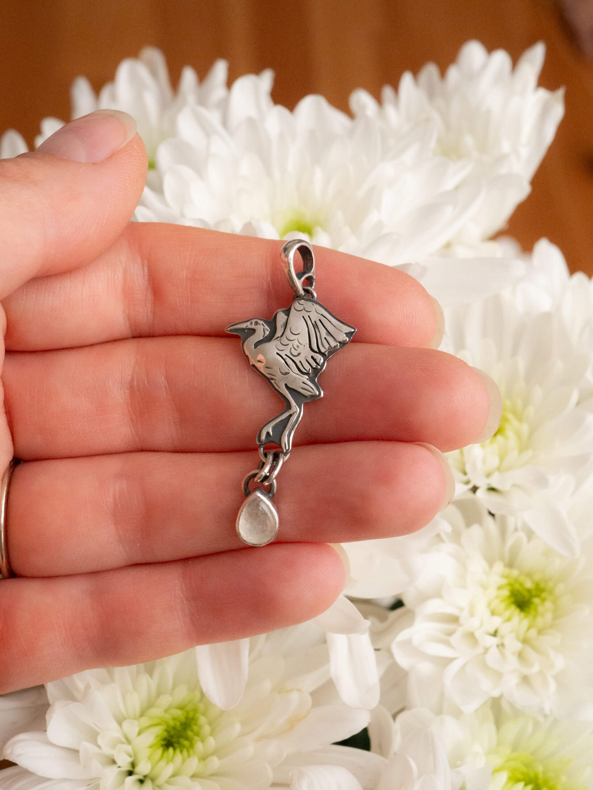 KRUPKOWSKA.COM Czapla mini księżycowa <strong>wisiorek</strong> 4 Czapla mini księżycowa - delikatny wisiorek ze srebra