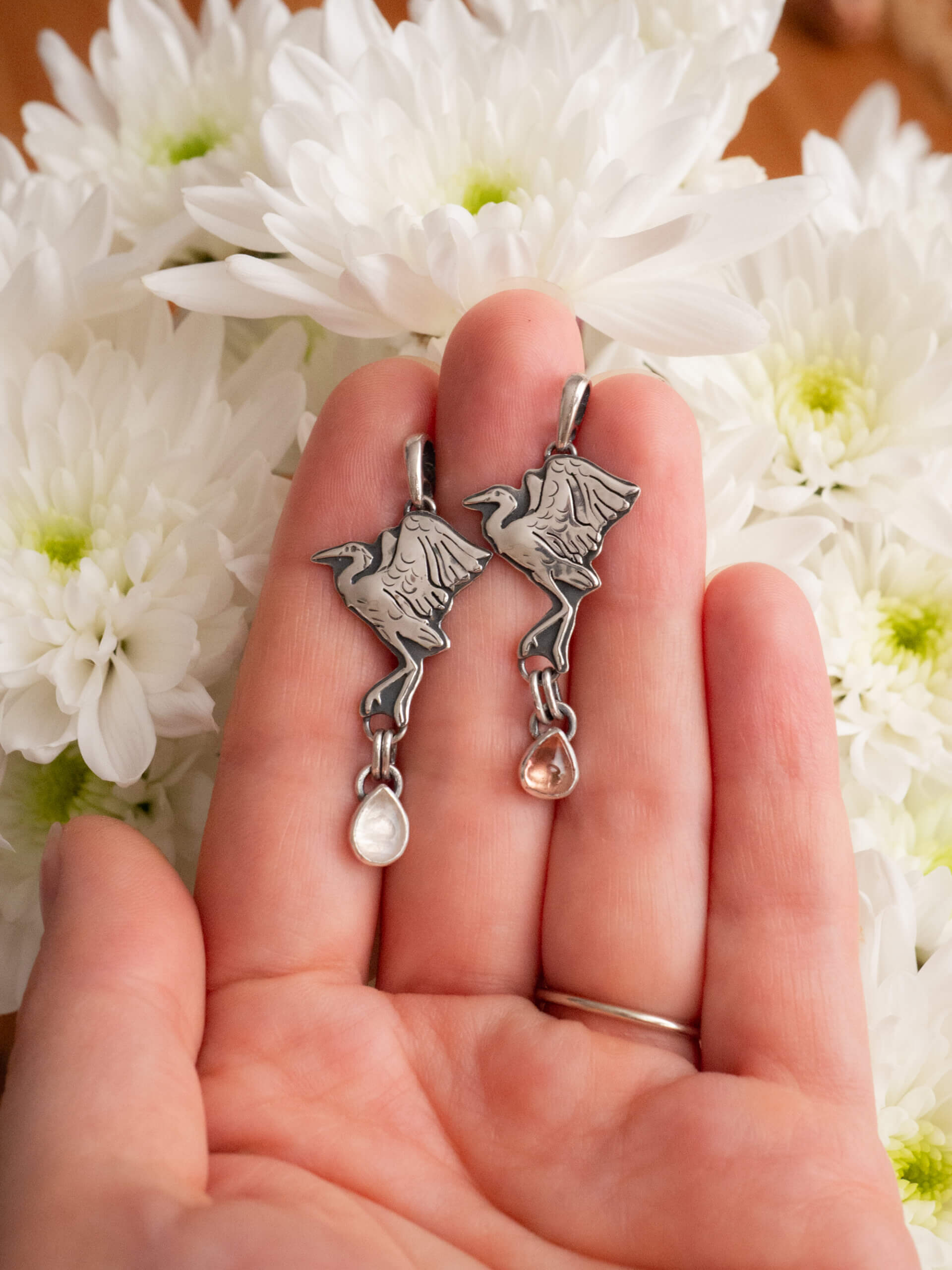 KRUPKOWSKA.COM Czapla mini księżycowa <strong>wisiorek</strong> 6 Czapla mini księżycowa - delikatny wisiorek ze srebra